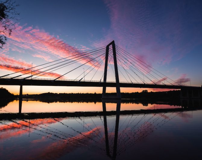 The bridge in pink sunset